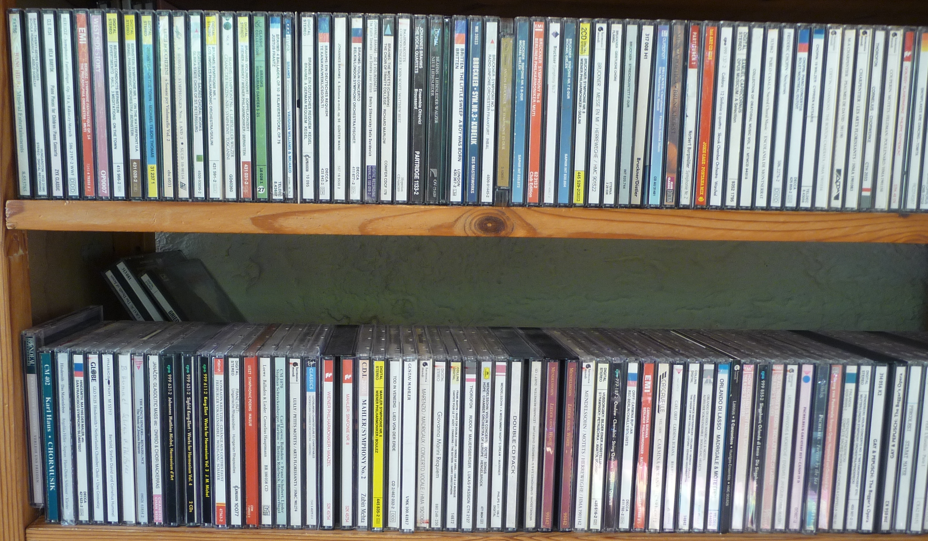 Ein Regalfach aus der CD-Sammlung